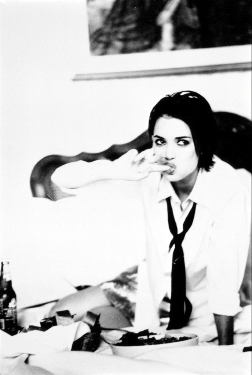 The mystery of femininity in erotic photographs by Ellen von Unwerth The mystery of femininity in erotic photographs by Ellen von Unwerth