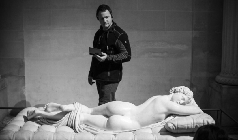 The Other Side of the Beautiful Gérard Ufères: Behind the Scenes of Theaters, Museum Masterpieces, and Their Connoisseurs