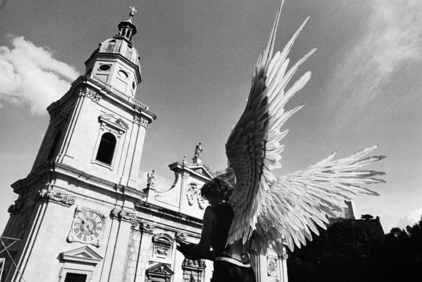 The Other Side of the Beautiful Gérard Ufères: Behind the Scenes of Theaters, Museum Masterpieces, and Their Connoisseurs