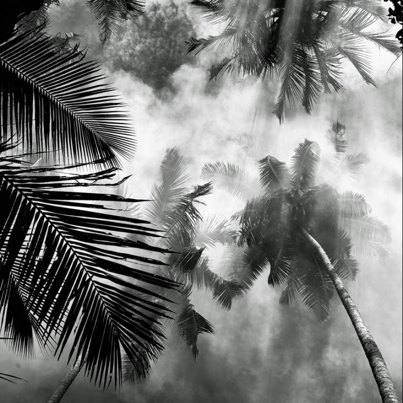 The poetry of black and white photography in the works of Hengka Koentjoro