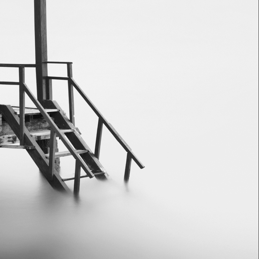 The poetry of black and white photography in the works of Hengka Koentjoro