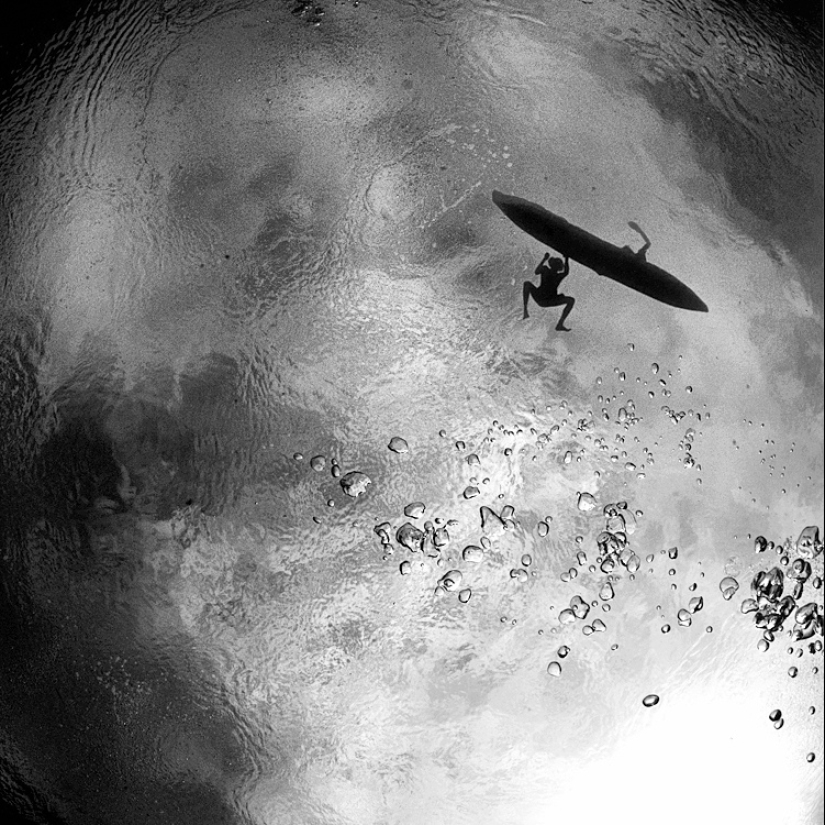 The poetry of black and white photography in the works of Hengka Koentjoro