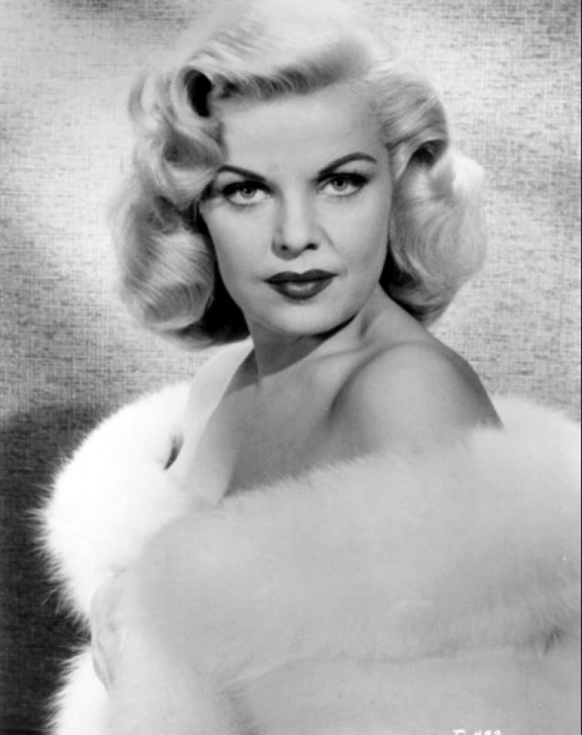 The Queen of film Noir: a great "bad girl" Cleo Moore