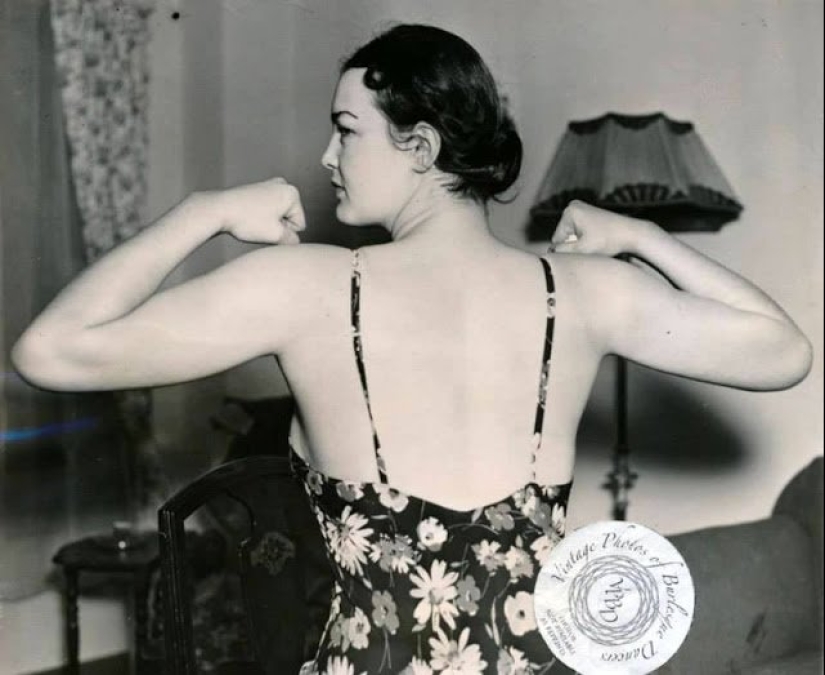 "The Queen of the Amazons", the highest star burlesque Lois Defi