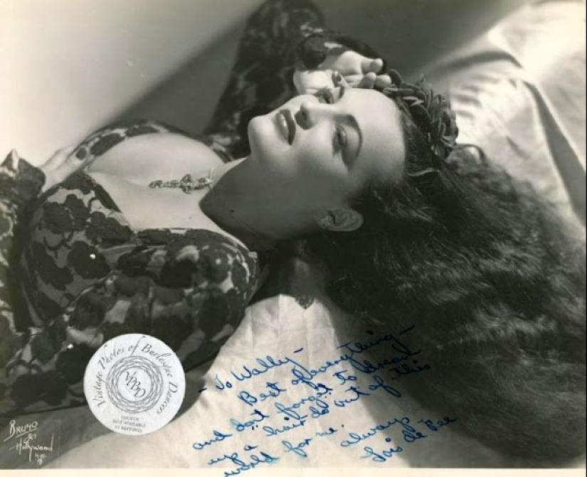 "The Queen of the Amazons", the highest star burlesque Lois Defi