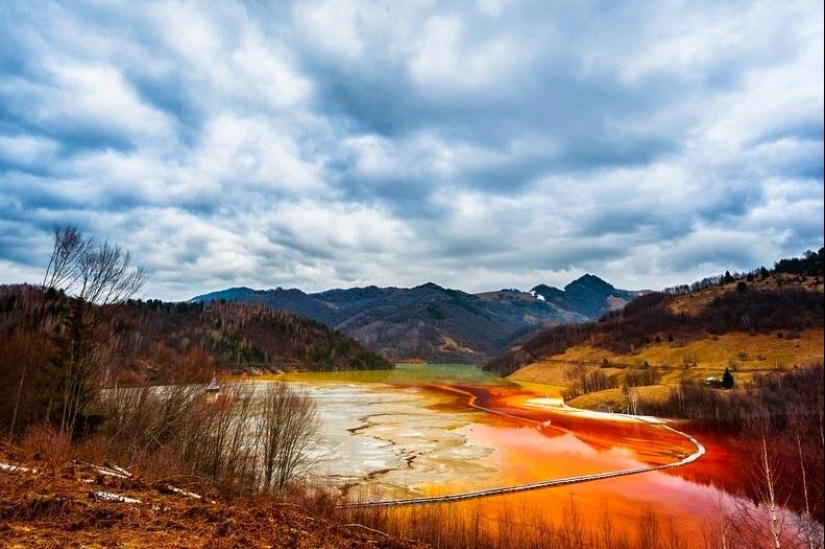 The Romanian countryside, the site of which is formed a toxic lake