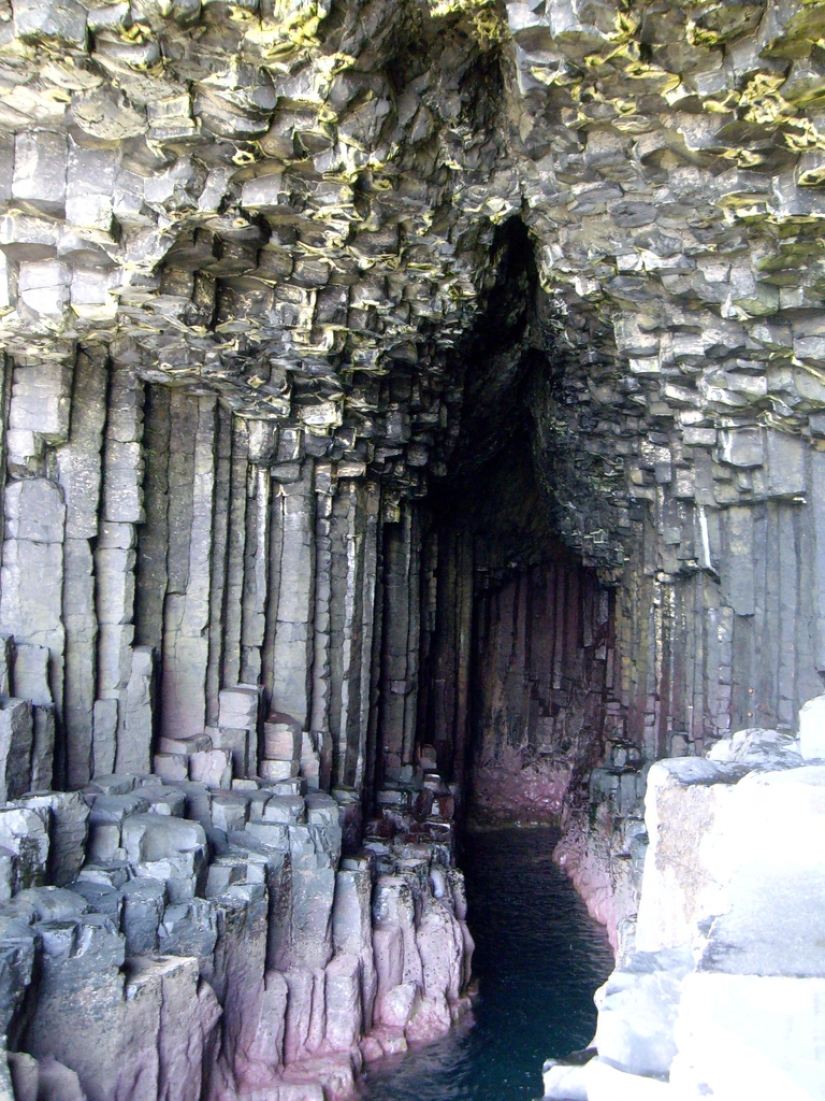 The Singing cave of Fingal