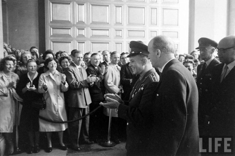 "The space is calling everyone! And call. How vechnyy Zov" (Yuri Gagarin)