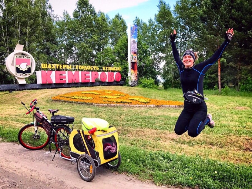 The story of Anna Smolina, who cycled across half the country with her dog