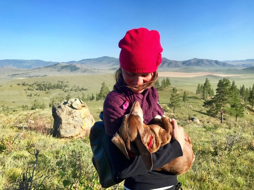 The story of Anna Smolina, who cycled across half the country with her dog