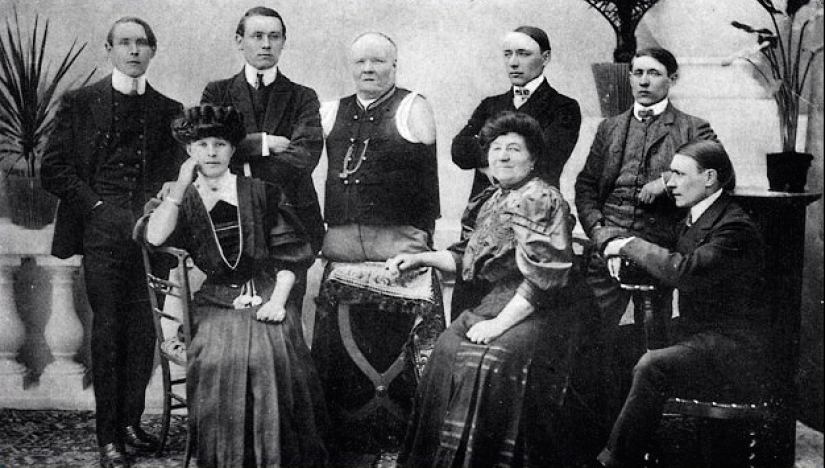 The story of Nikolai Kobelkov, or How a Russian without arms and without legs became an Austrian millionaire The story of Nikolai Kobelkov, or How a Russian without arms and without legs became an Austrian millionaire