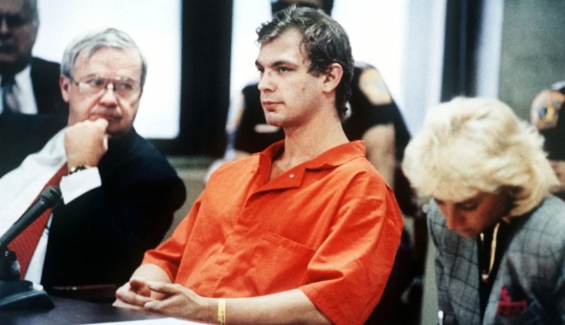 The Story of the "Milwaukee Cannibal" Jeffrey Dahmer The Story of the "Milwaukee Cannibal" Jeffrey Dahmer