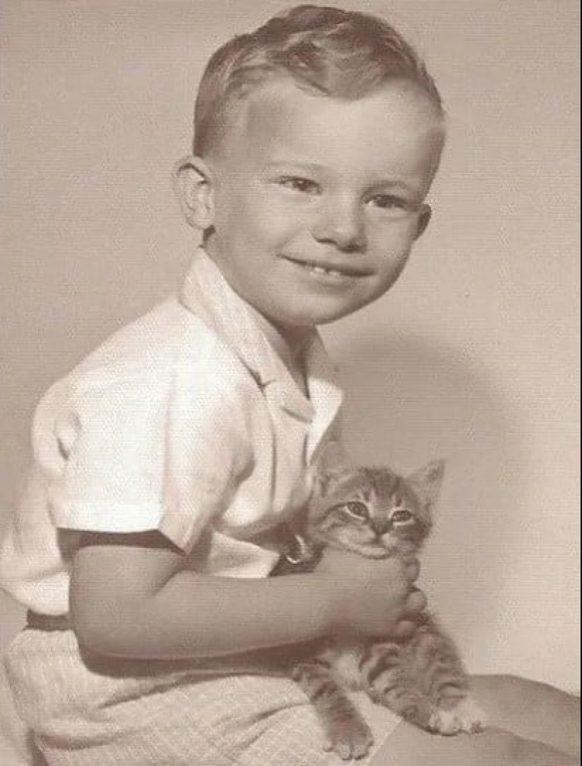 The Story of the "Milwaukee Cannibal" Jeffrey Dahmer The Story of the "Milwaukee Cannibal" Jeffrey Dahmer