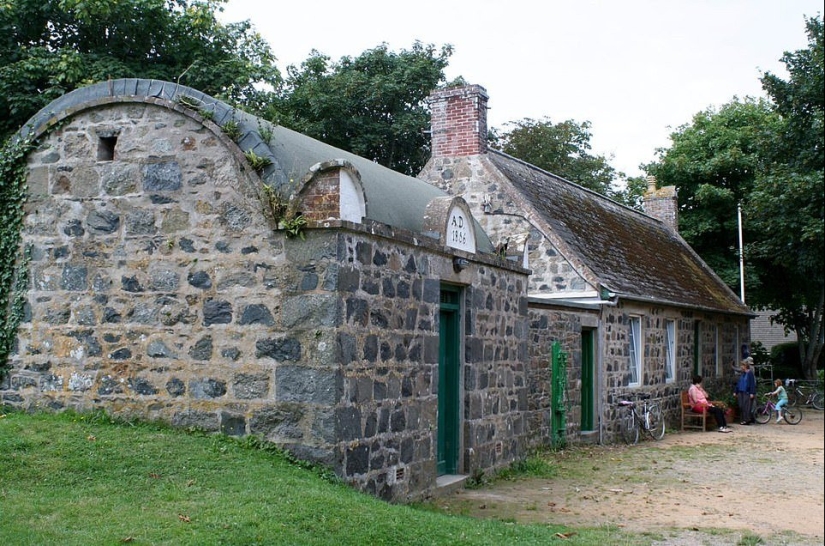 The strange story of the "rain Lord" Charles Hatfield, who almost drowned California
