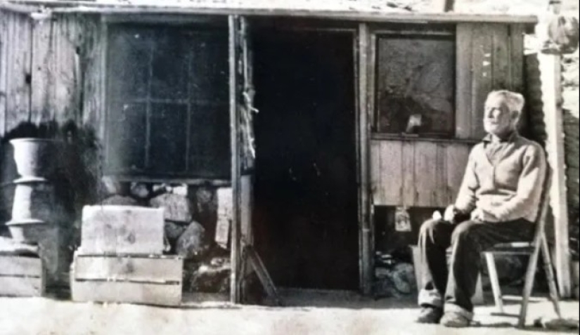 The strange story of Reggie Spears - the man who sent himself in a package to another continent