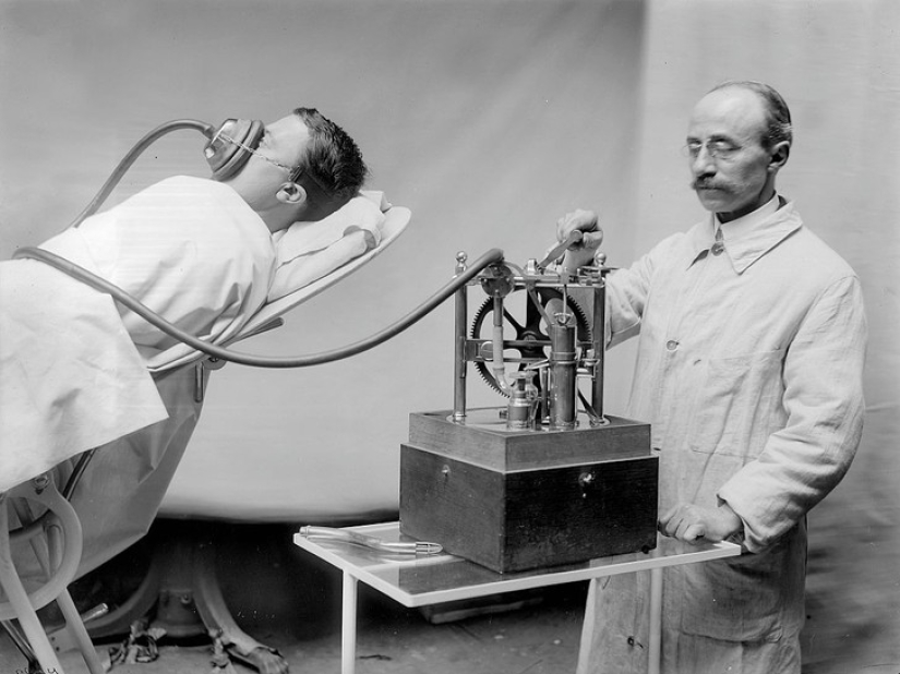 The terrible story of anesthesia, from mandrake root and strangulation, to the appearance of ether The terrible story of anesthesia, from mandrake root and strangulation, to the appearance of ether