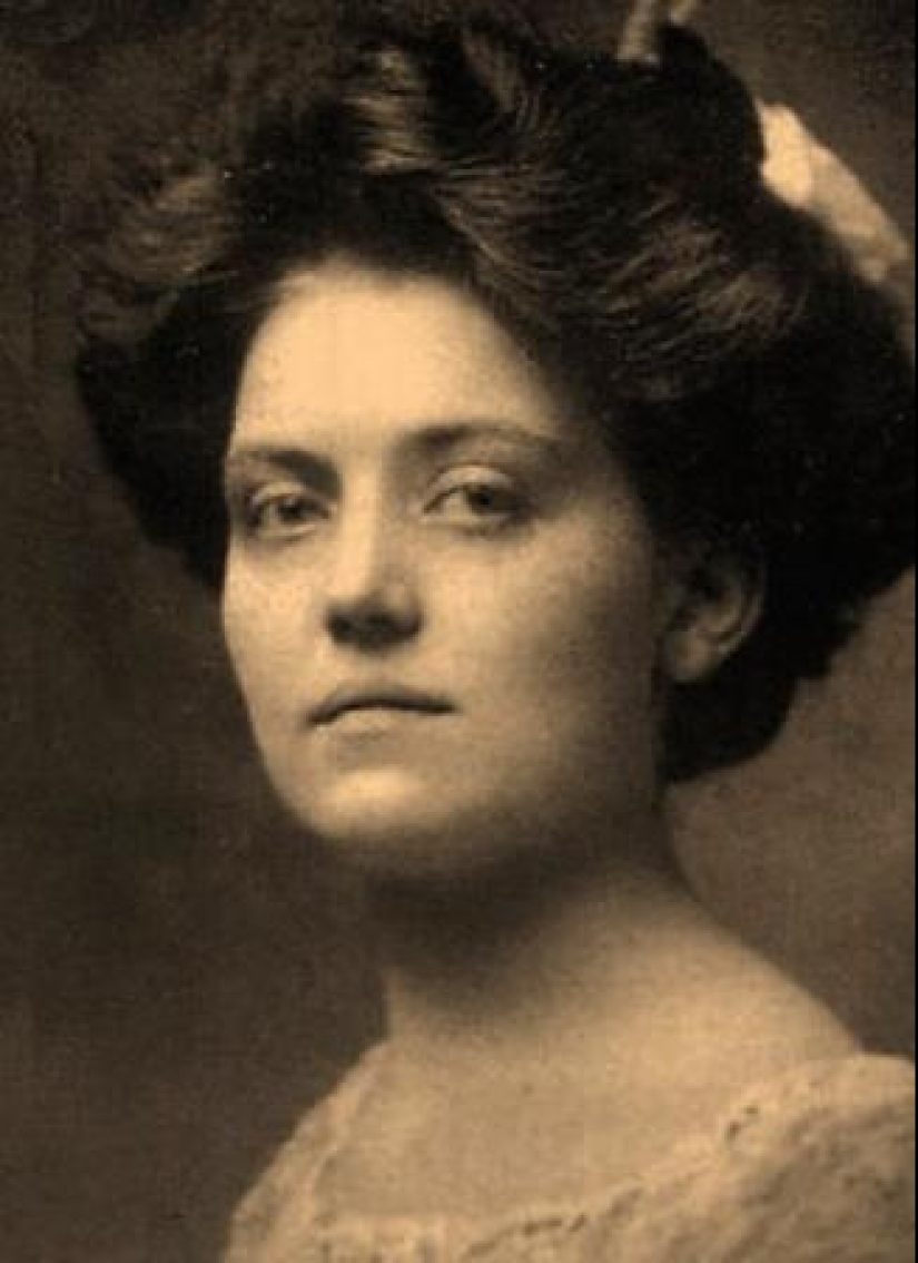 The unsinkable Violet Jessop, who survived three of the largest shipwrecks of the XX century The unsinkable Violet Jessop, who survived three of the largest shipwrecks of the XX century