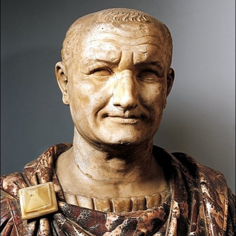 The Urine Tax in Ancient Rome, or Why Money Doesn't Smell The Urine Tax in Ancient Rome, or Why Money Doesn't Smell