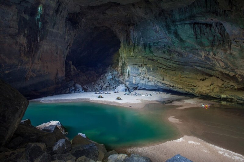 The vast Shondong is the largest cave on Earth