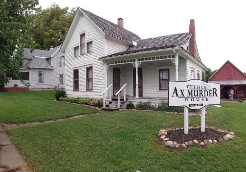 The Villisca Murders: The Horrific Story of a House with Eight Dead Bodies and a Crazy Pastor The Villisca Murders: The Horrific Story of a House with Eight Dead Bodies and a Crazy Pastor