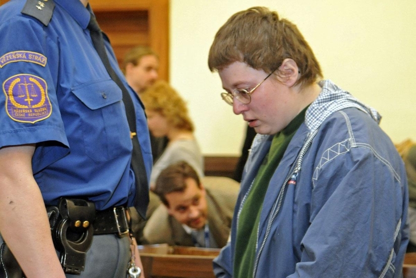 The werewolf girl, or how a 13-year-old boy turned out to be a 34-year-old woman The werewolf girl, or how a 13-year-old boy turned out to be a 34-year-old woman