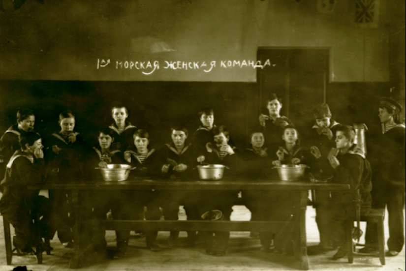 "The woman in the sea – team grief!", or the hard life of the first female sailors of Russia "The woman in the sea – team grief!", or the hard life of the first female sailors of Russia