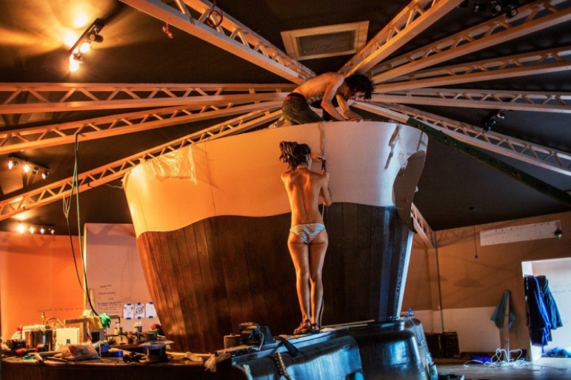 The world of London squats and their inhabitants in the photo project of Corinna Kern