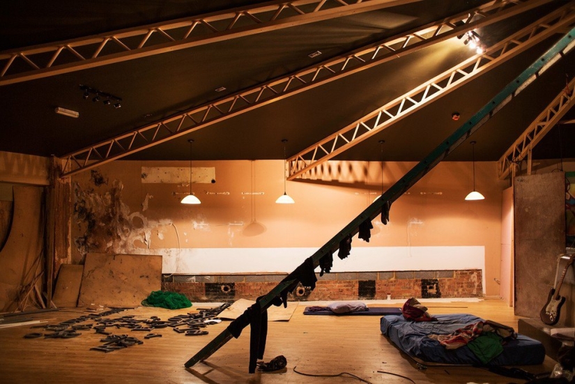 The world of London squats and their inhabitants in the photo project of Corinna Kern