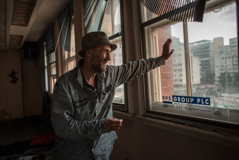 The world of London squats and their inhabitants in the photo project of Corinna Kern