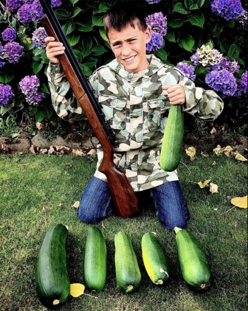 There is a hunt for carrots, or Gardeners with their glorious trophies There is a hunt for carrots, or Gardeners with their glorious trophies