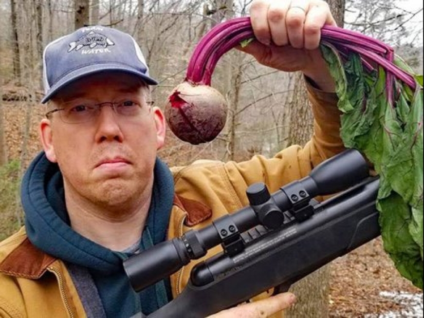 There is a hunt for carrots, or Gardeners with their glorious trophies There is a hunt for carrots, or Gardeners with their glorious trophies