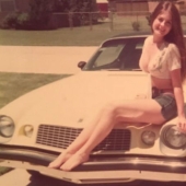 “There were people in our time”: retrophotos of parents who are cooler than their children