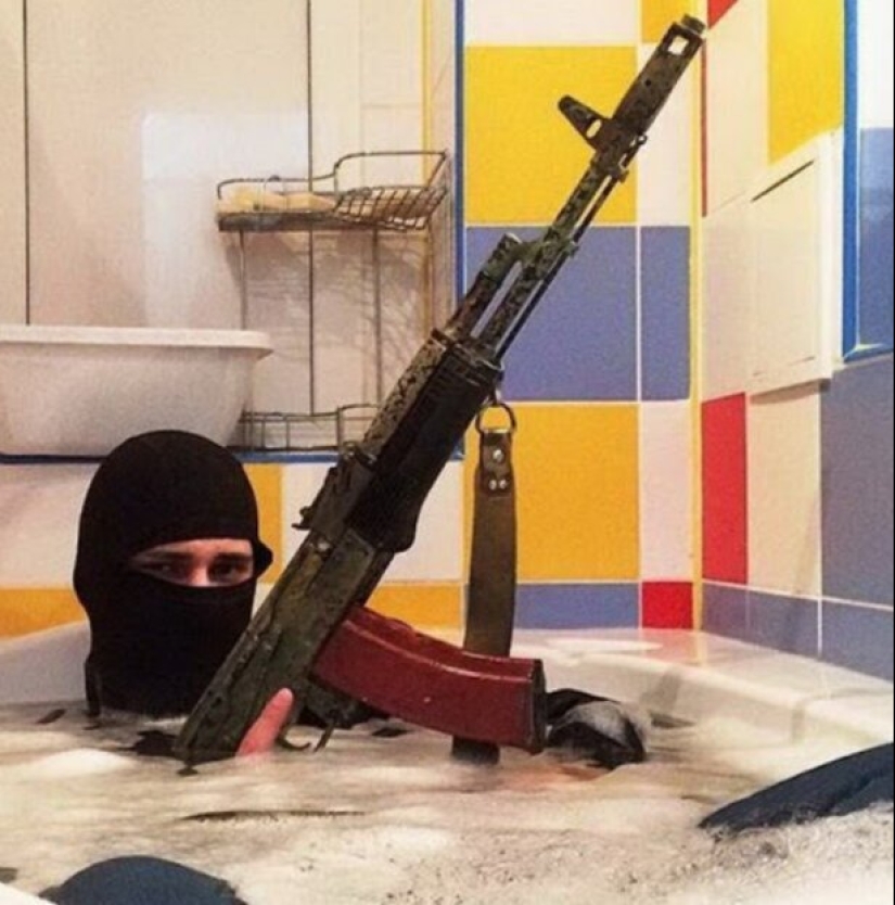 These men photos better than any Insta-divas! Don't believe?