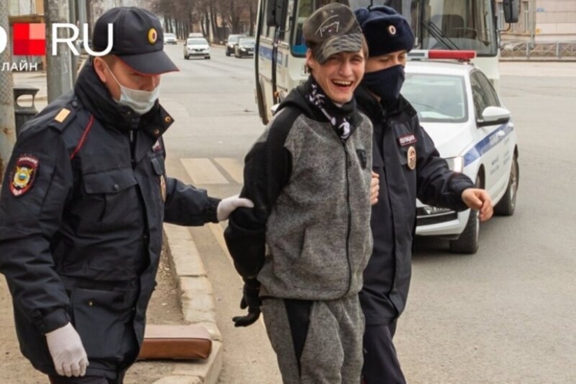 These men photos better than any Insta-divas! Don't believe?