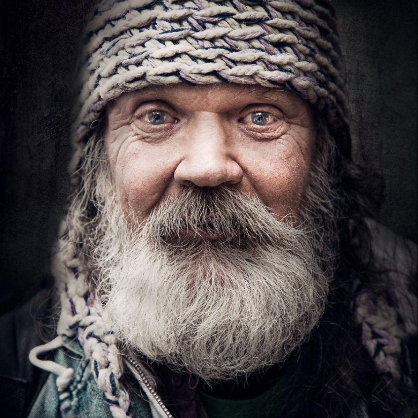 They also have a soul: photographer takes portraits of homeless people