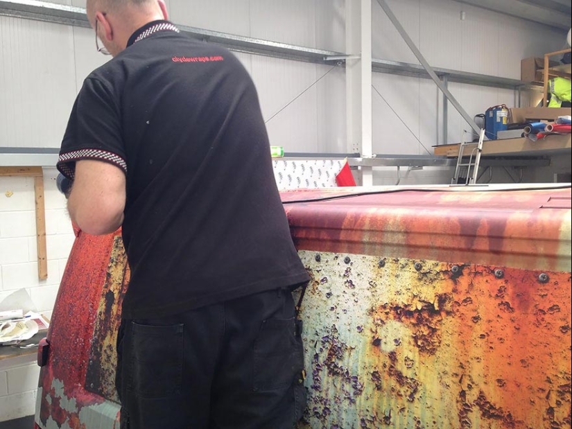 They definitely won&#39;t be stolen: original camouflage that will protect the car from thieves