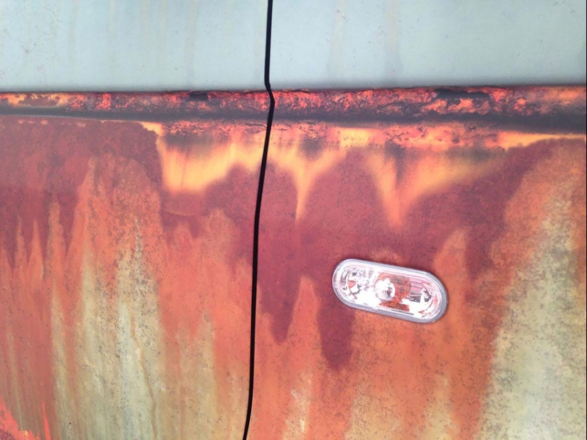 They definitely won&#39;t be stolen: original camouflage that will protect the car from thieves