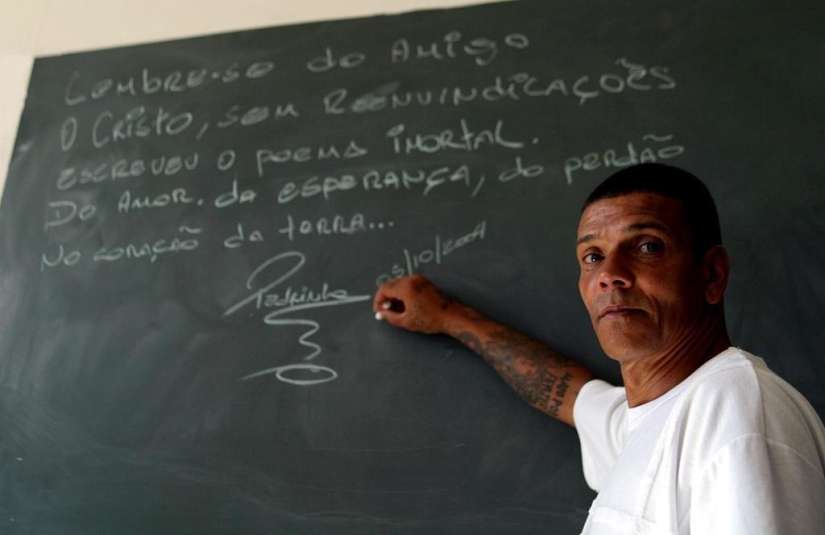 They wrote Dexter from him: about the life of a psychopathic maniac, Pedro Rodriguez Filho