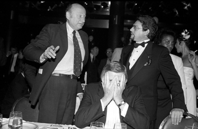 This city never sleeps - the very juice of New York streets of the late 20th century