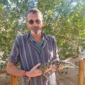 This FB Page Collects User-Requested Photo Edits, And Here Are 16 Of The Funniest Ones