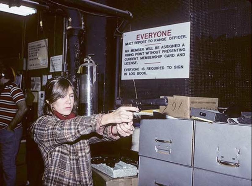 "This is not porn": a blog with a great collection of vintage photos of celebrities "This is not porn": a blog with a great collection of vintage photos of celebrities