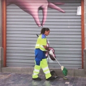 This Photographer Finds Extraordinary Aesthetics In Capturing Spontaneous Moments