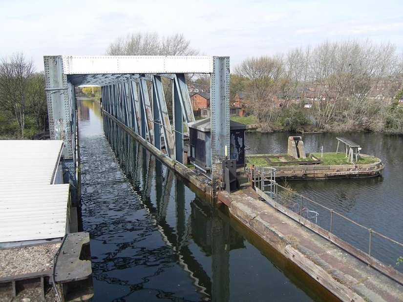 Three of the most impressive water bridge in the world