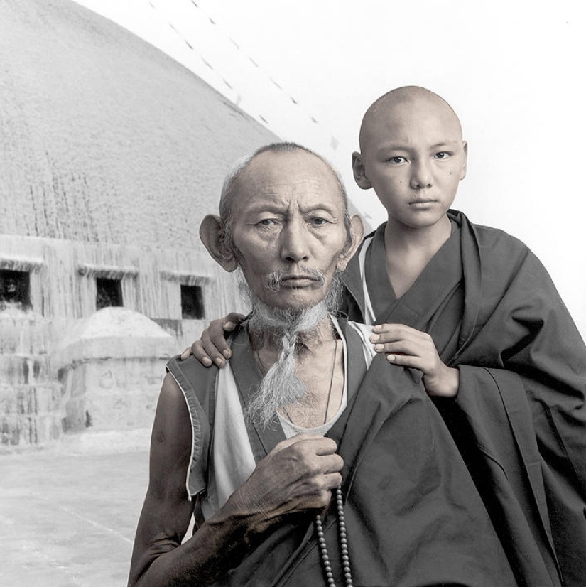 Tibetans in the lens of Phil Borges Tibetans in the lens of Phil Borges