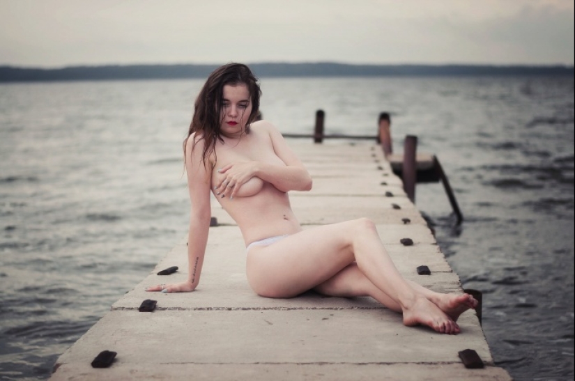 Tierna erótica rústica del fotógrafo bielorruso Maxim Baturin Tierna erótica rústica del fotógrafo bielorruso Maxim Baturin