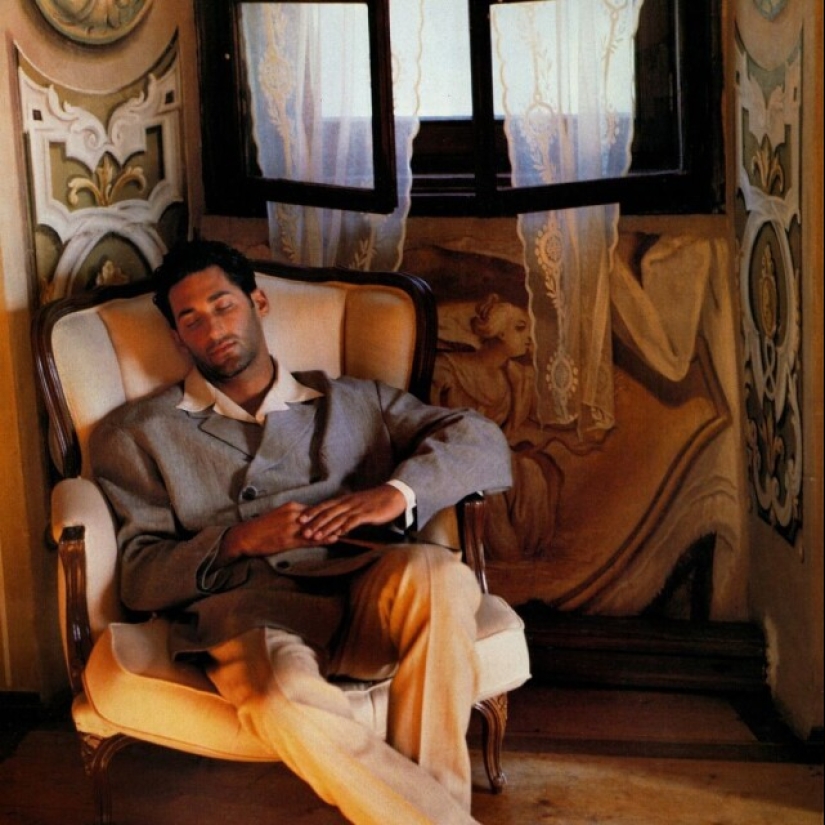 Timeless and timeless beauty from Dutch photographer Bart van Leeuwen