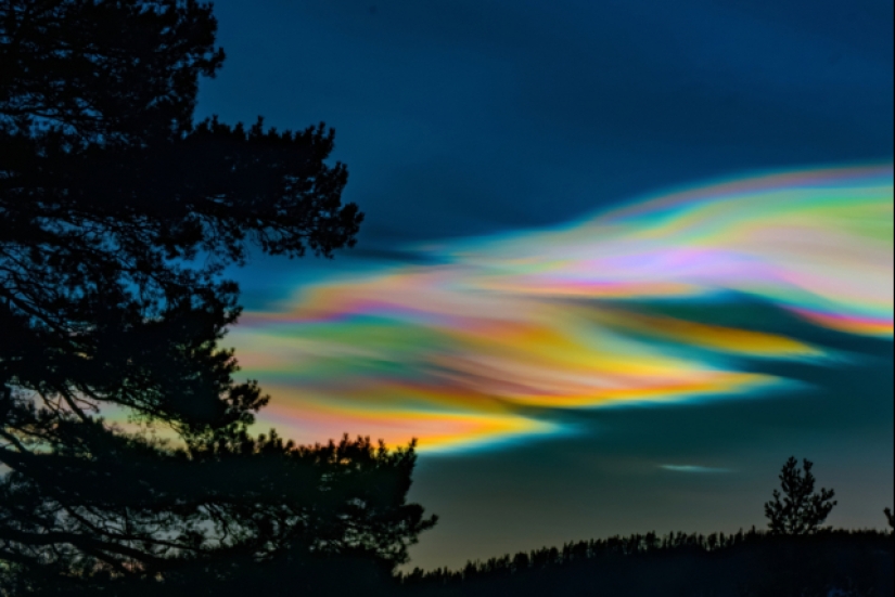 Tipos raros de nubes invernales: ¿cómo son las nubes “perla” y “madreperla”?