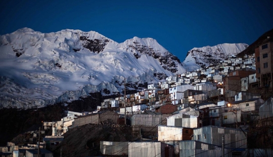 To live on the moon To live on the moon