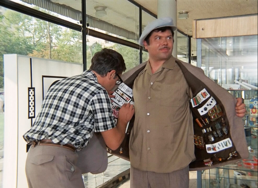 Toilets, sneakers, baby food: what products are sold on the "gray" markets