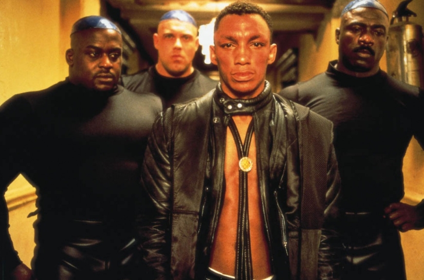 Top 10 facts about the film " The Fifth Element» Top 10 facts about the film " The Fifth Element»